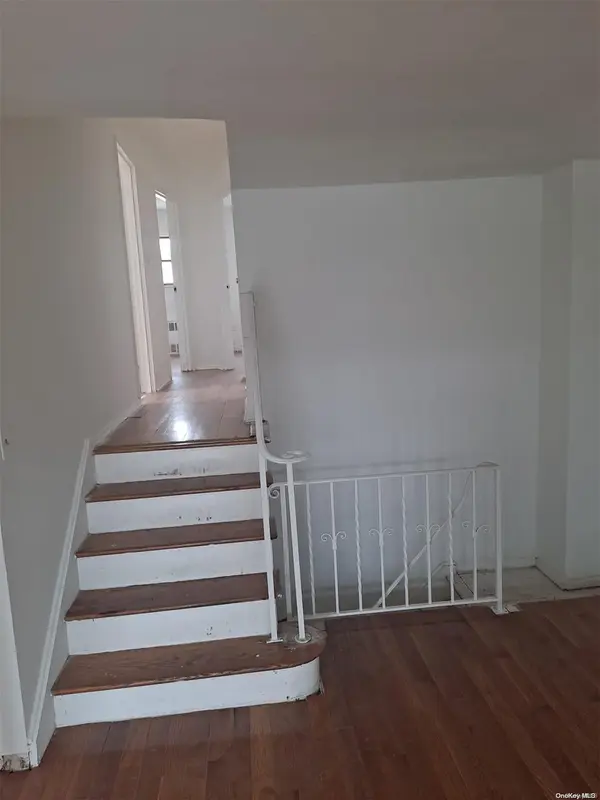 69-52 Burchell AVE, Far Rockaway, NY 11692