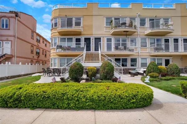 101-06 Shore Front Pkwy #24B, Rockaway Park, NY 11694