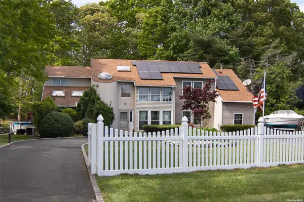 77 Whiskey RD, Coram, NY 11727