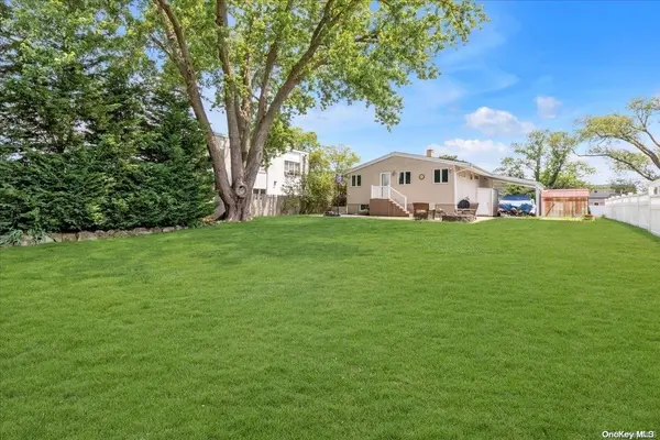 2564 Centre AVE,  South Bellmore,  NY 11710