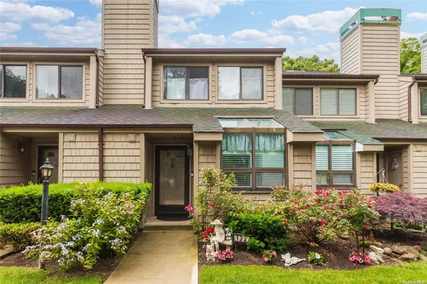 122 Beecher Avenue #122, East Islip, NY 11730