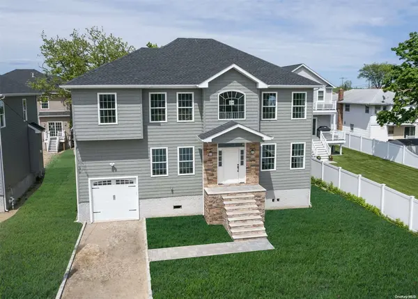 125 N Atlantic PL, Island Park, NY 11558