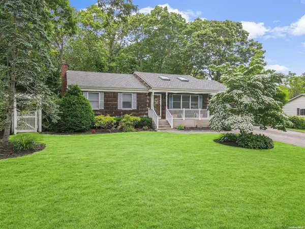 115 Waldorf DR, Shirley, NY 11967