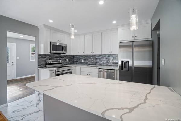 247 Garden ST, Westbury, NY 11590