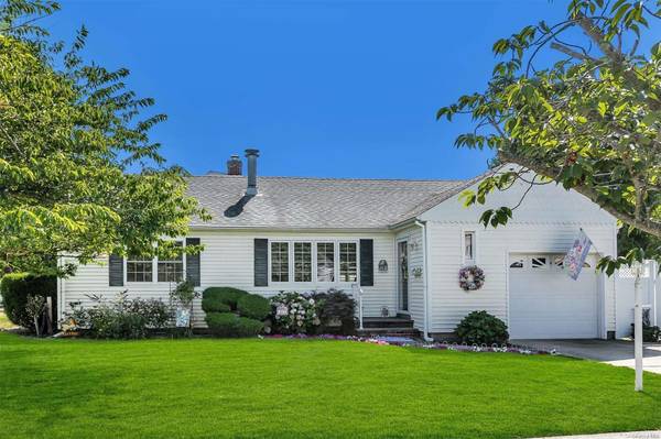 2577 Westlake AVE, Oceanside, NY 11572