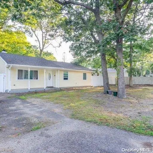 310 Wavecrest DR, Mastic Beach, NY 11951