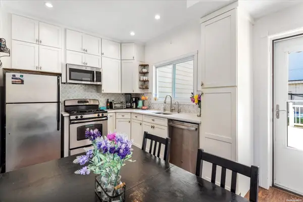 40-20 21st Avenue, Astoria, NY 11105