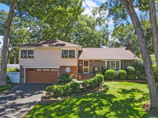 1896 Park AVE, East Meadow, NY 11554