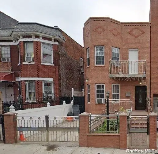 34-09 111 ST, Corona, NY 11368