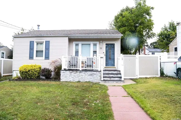 11 24th ST, Copiague, NY 11726