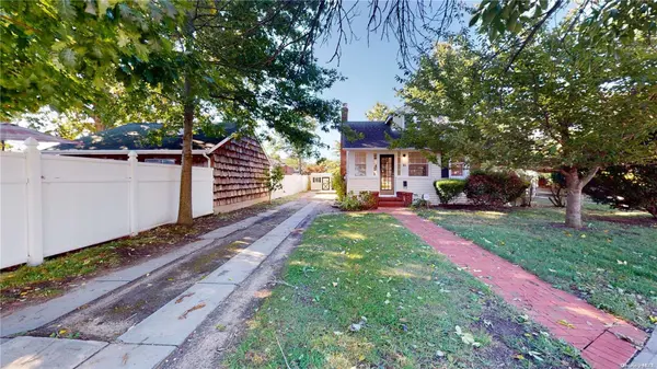 61 Althouse AVE, East Rockaway, NY 11518