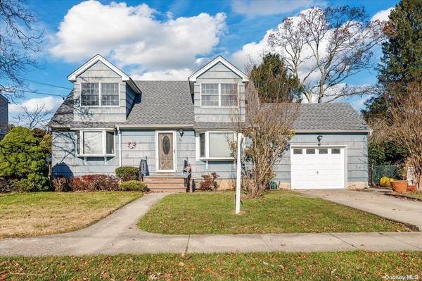 111 N Manhattan AVE, Massapequa, NY 11758