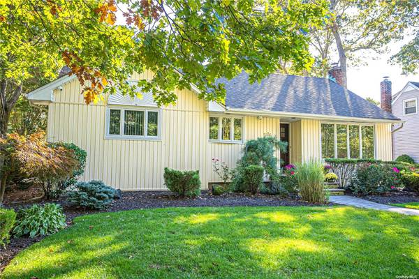20 Tally LN, Wantagh, NY 11793
