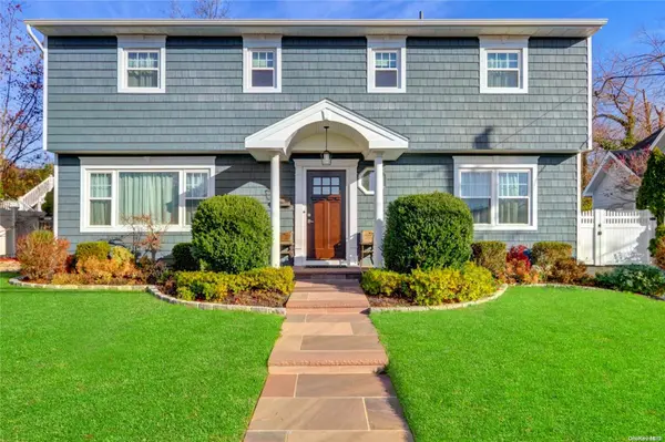 9 Roosevelt ST, Bayville, NY 11709