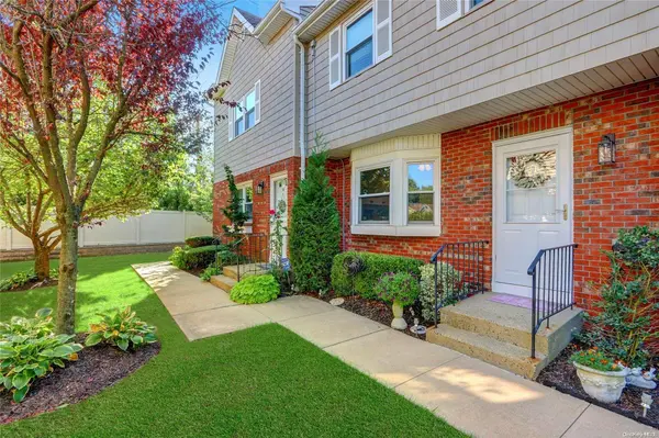 1425 Jerusalem AVE #11, North Merrick, NY 11566