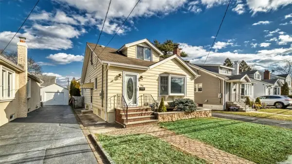 20 Cambridge ST, Malverne, NY 11565