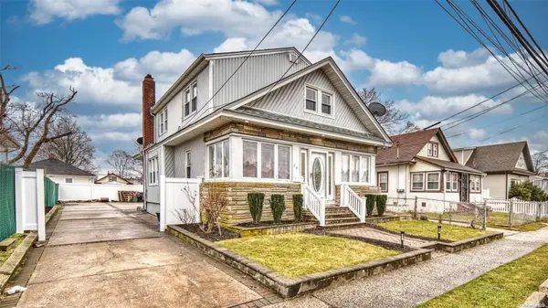 64 Washburn AVE, Freeport, NY 11520