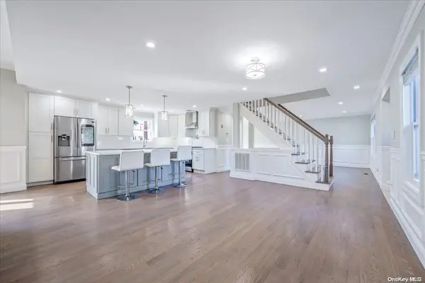 172 1st AVE, Massapequa Park, NY 11762