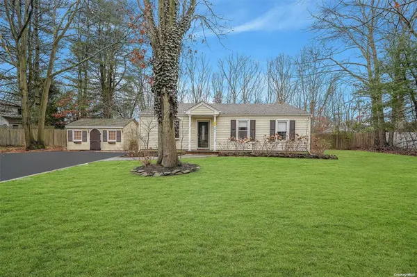 26 Masem CT, Medford, NY 11763