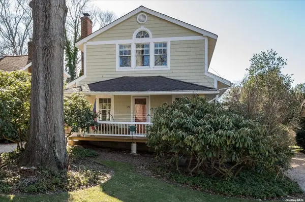 95 Willow AVE, Huntington, NY 11743