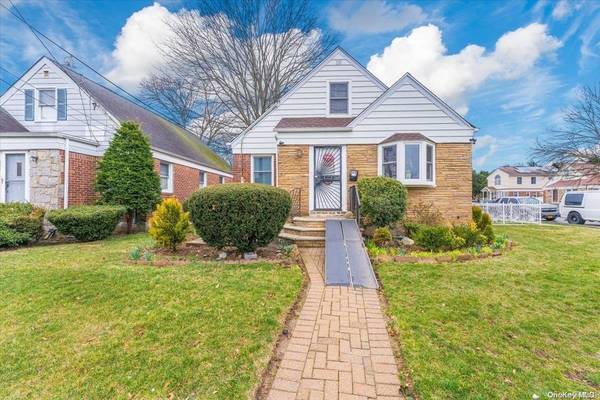 444 Greenwich ST, Hempstead, NY 11550