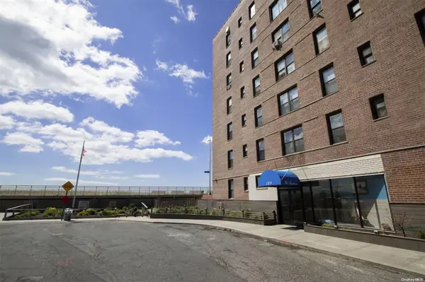129 Beach 118th ST #2C, Rockaway Park, NY 11694