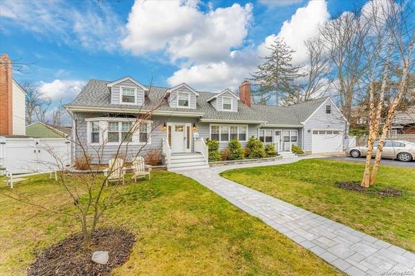 135 Grand Central AVE, Amityville, NY 11701