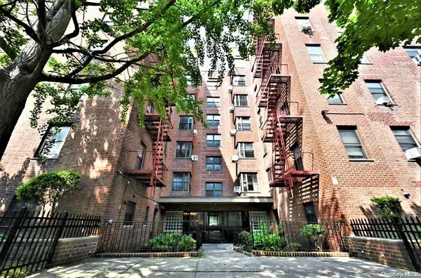 32-20 89 ST #107, East Elmhurst, NY 11369