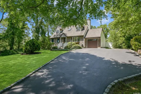 215 W End AVE, Shirley, NY 11967
