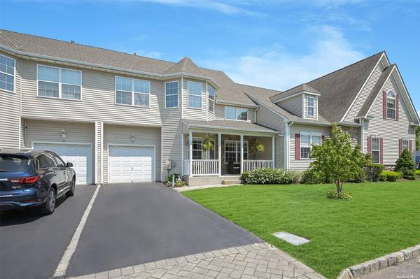 23 Meadow Pond CIR #23, Miller Place, NY 11764