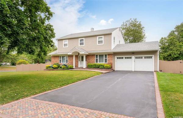 22 North ST, Mount Sinai, NY 11766