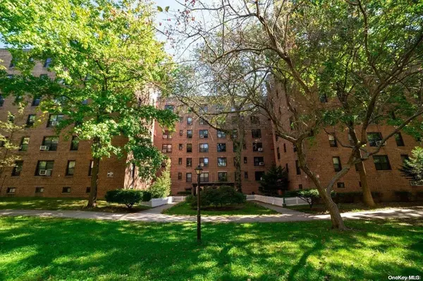 83-20 98th ST #6E, Woodhaven, NY 11421