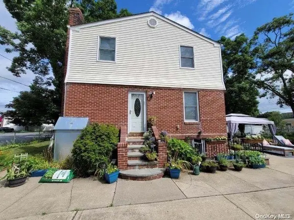 1007 14th ST, West Babylon, NY 11704