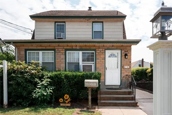 656 6th AVE, New Hyde Park, NY 11040