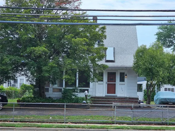 155 Ocean AVE, Malverne, NY 11565