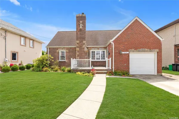 1614 Gilford AVE, New Hyde Park, NY 11040