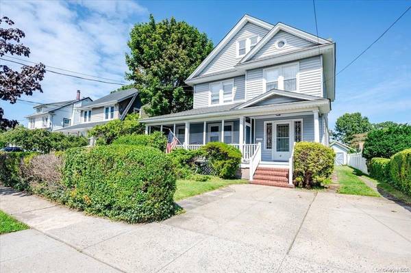 81 Cleveland AVE, Rockville Centre, NY 11570