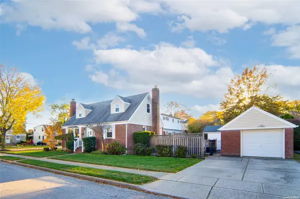 36 Alliance ST, Valley Stream, NY 11580