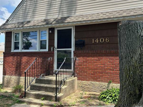 1406 M ST, Elmont, NY 11003