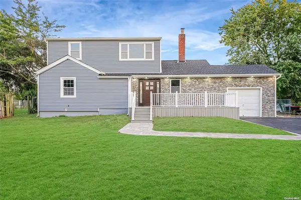 309 3rd ST, Lindenhurst, NY 11757