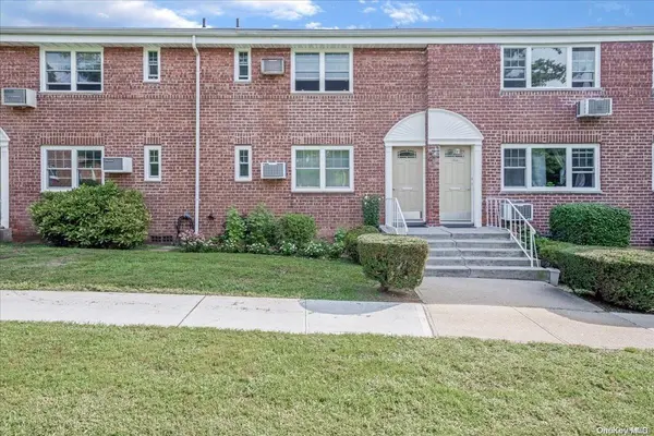 229-28 Kingsbury Ave #Lower, Flushing, NY 11364