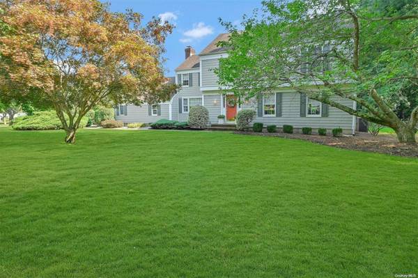 74 W Farm RD, Wading River, NY 11792
