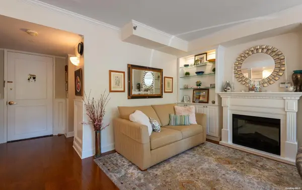 100 Hilton AVE #M4, Garden City, NY 11530