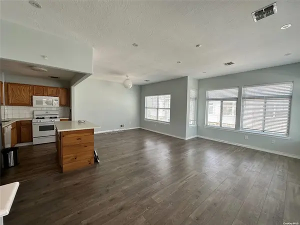 205 Aquatic PL #B, Arverne, NY 11692