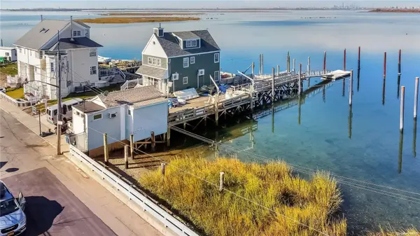 929 Shad Creek RD, Broad Channel, NY 11693