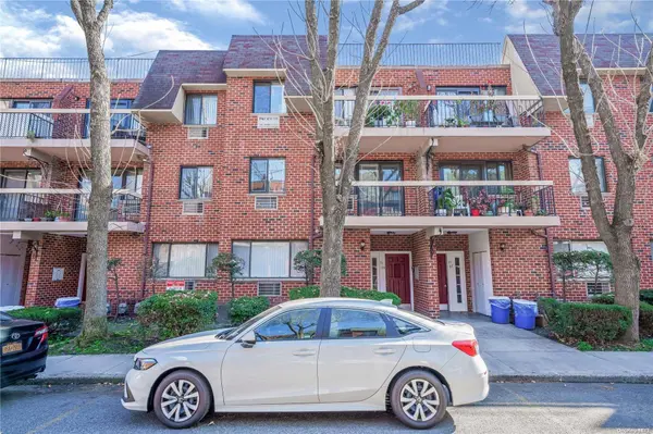 71-05 Sutton PL #2, Fresh Meadows, NY 11365