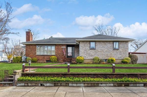 3303 Neptune AVE, Oceanside, NY 11572
