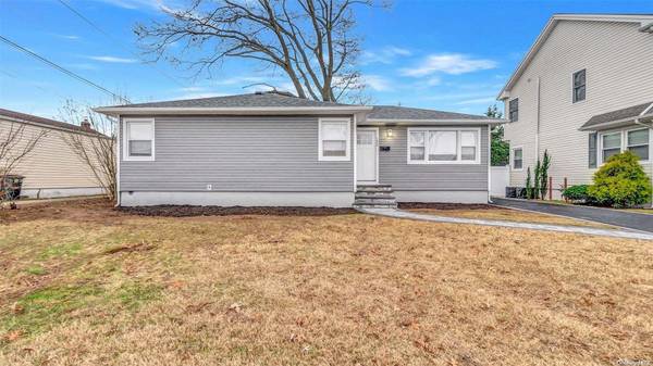 3604 Locust Ave, Seaford, NY 11783