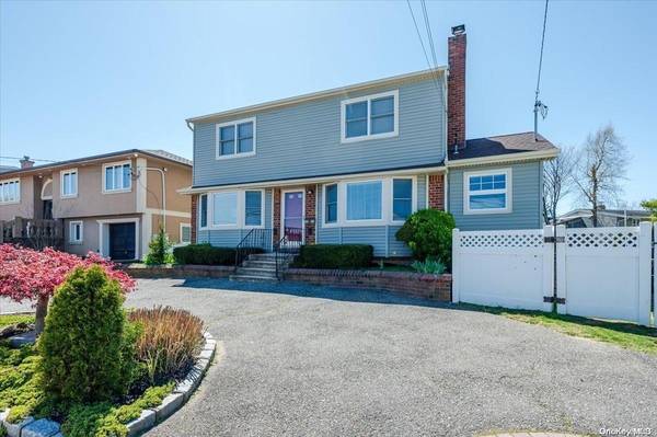 2674 Lee PL, Bellmore, NY 11710