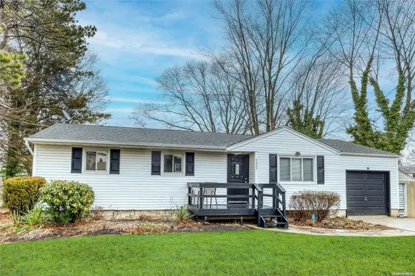 1337 Ferndale BLVD, Central Islip, NY 11722